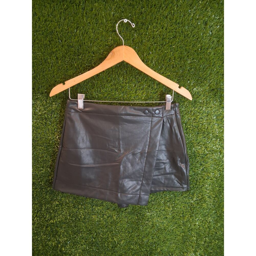 Rewash Black Faux Leather Skort Women's Size M Mini Skirt Shorts Wrap Front